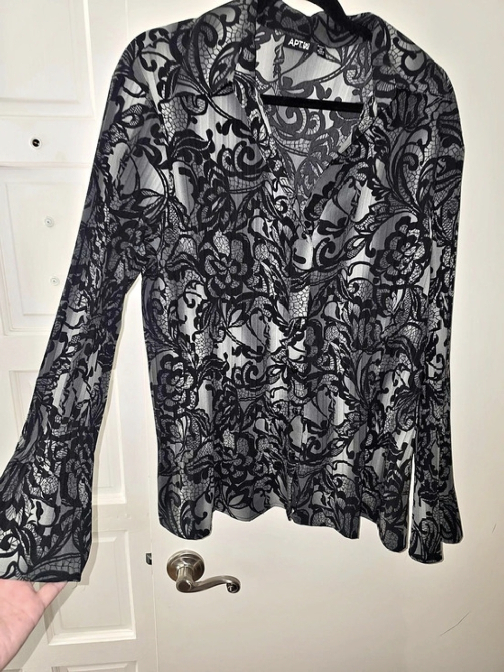 APT. 9 Floral Long Sleeve Top Black & Gray 2X Like New